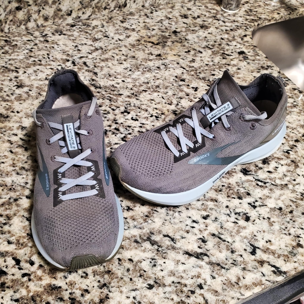 Brooks Levitate 3 Womens Running Shoes Gray Size 9.5 B Athletic Sneakers
